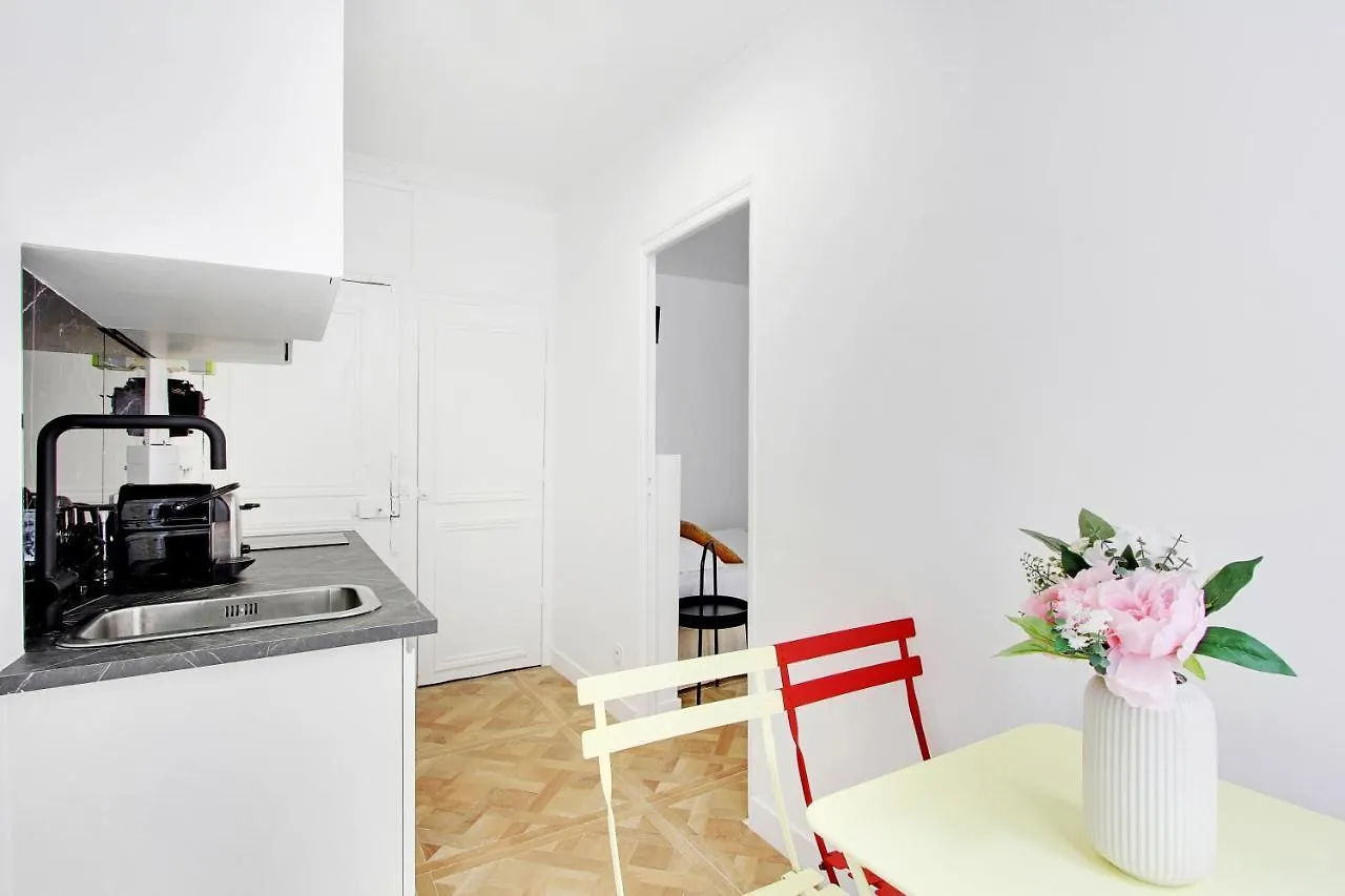 Cmg St Antoine Bastille 12 Apartment Paris