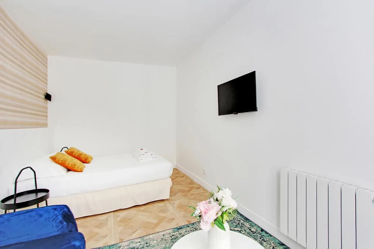Cmg St Antoine Bastille 12 Apartment Paris